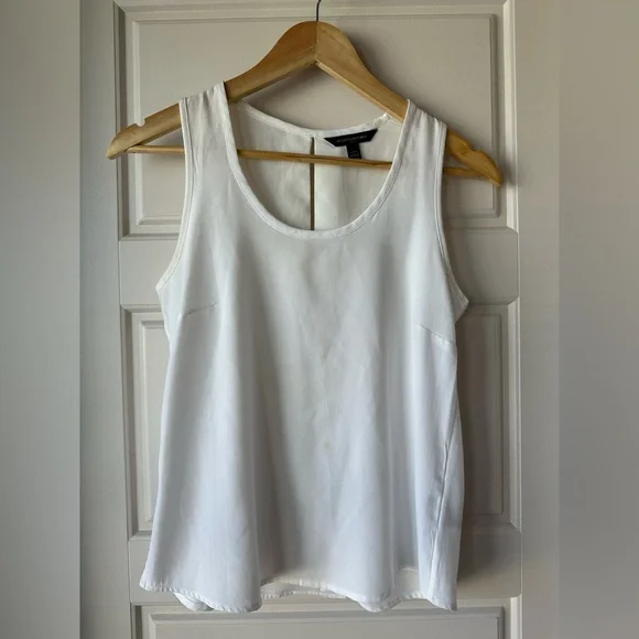 Banana Republic Classic White Tank Top - Picture 2 of 5